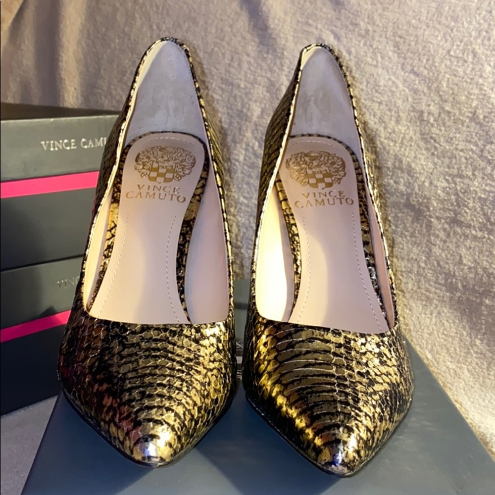 Vince Camuto closes toe snake print heels